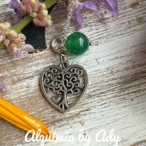 Silver chunky heart and untreated emerald delicate 925 silver necklace